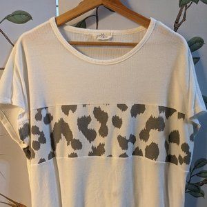 Hopely waffle knit top w cow pattern
